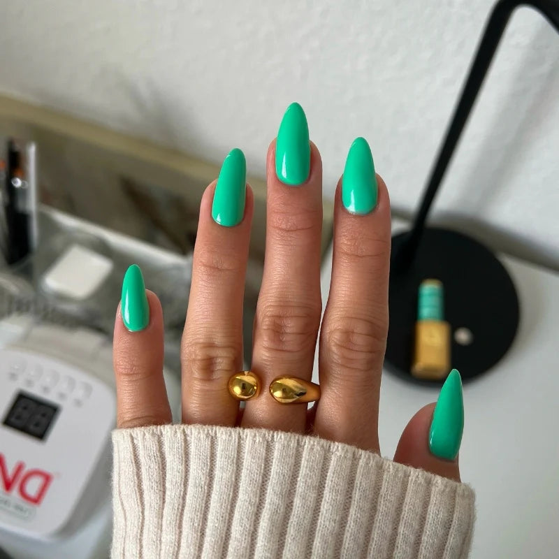 DIVA Duo DV193 Hot Girl Walks