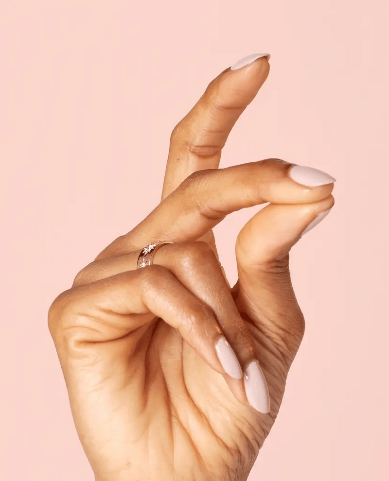 Phấn nhúng OPI DP H67 có lấy đi được không?